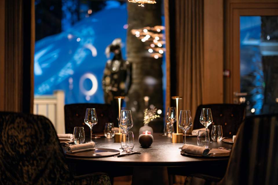 Table at gourmet restaurant, L’Altiplano